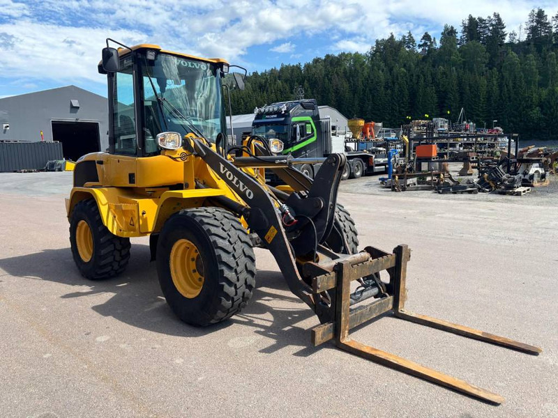 Volvo L 30 GS - Колёсный погрузчик: фото 2 Volvo L 30 GS - Колёсный погрузчик: фото 2