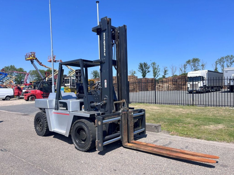 Nissan VF05H70U - Дизельный погрузчик: фото 4 Nissan VF05H70U - Дизельный погрузчик: фото 4