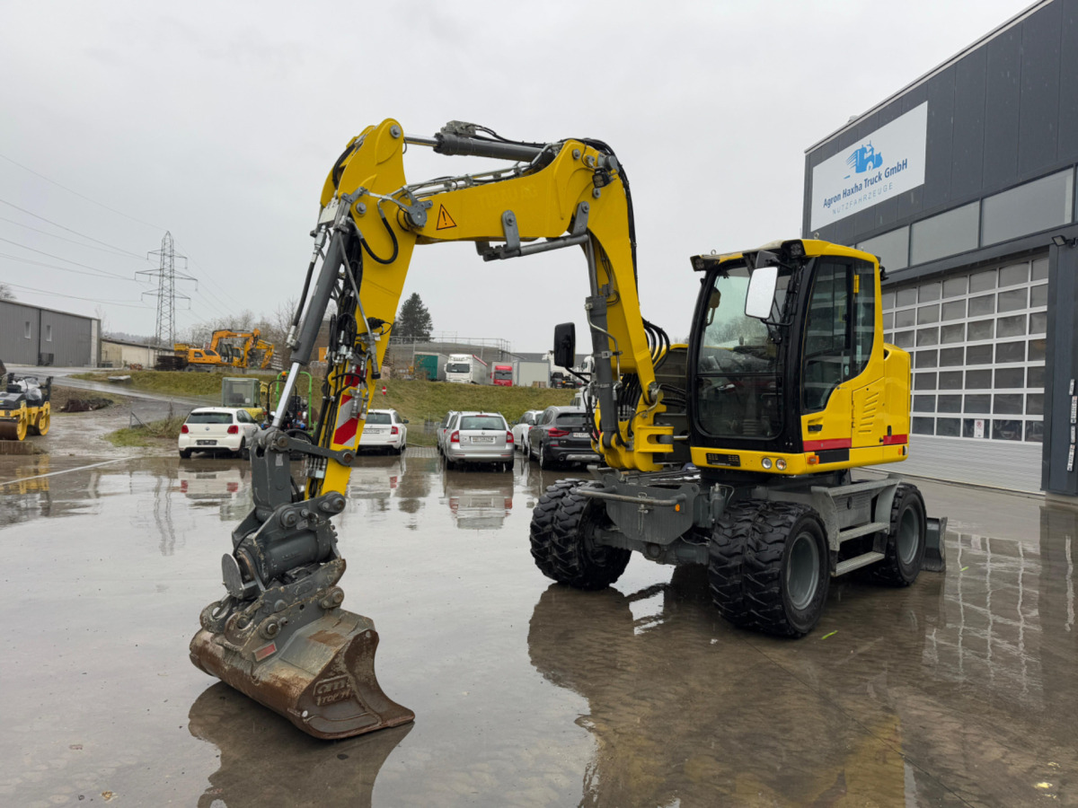 LIEBHERR 910 Compact Litronic Powertilt - Колёсный экскаватор: фото 1 LIEBHERR 910 Compact Litronic Powertilt - Колёсный экскаватор: фото 1