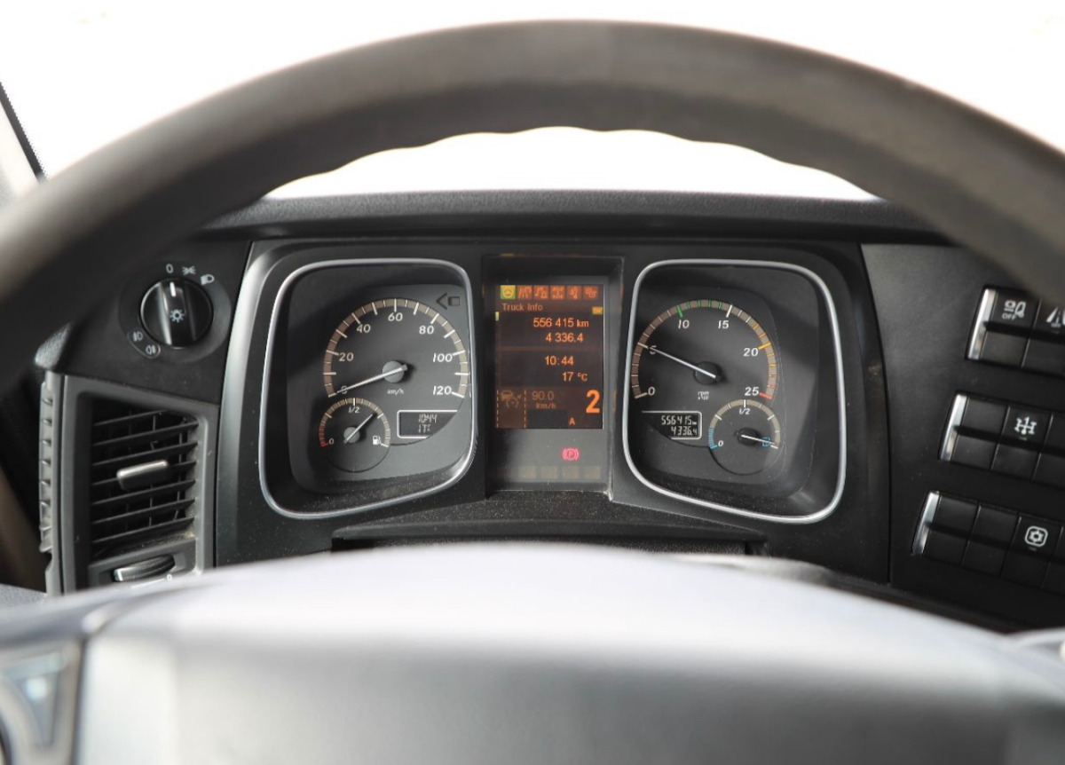 MERCEDES Actros 2548 6x2 - Грузовик-шасси: фото 5 MERCEDES Actros 2548 6x2 - Грузовик-шасси: фото 5