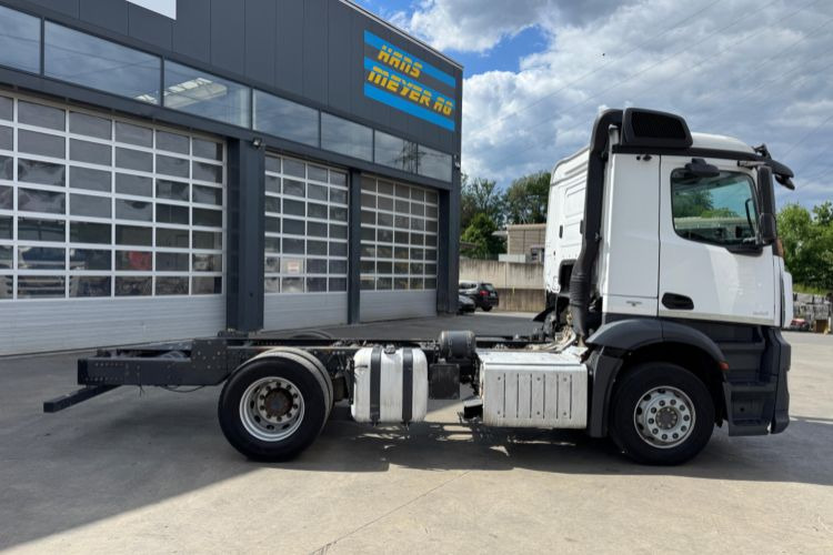 Mercedes-Benz Antos 1851 4x2 - Грузовик-шасси: фото 4 Mercedes-Benz Antos 1851 4x2 - Грузовик-шасси: фото 4