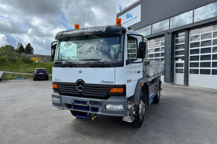 Mercedes-Benz Atego 1523 4x4 3S Kipper - Самосвал: фото 2 Mercedes-Benz Atego 1523 4x4 3S Kipper - Самосвал: фото 2