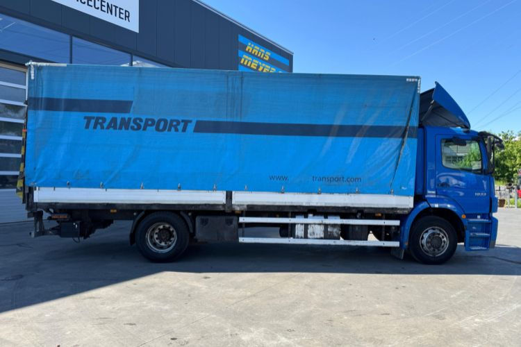 Mercedes-Benz Axor 1833 4x2 - Тентованный грузовик: фото 4 Mercedes-Benz Axor 1833 4x2 - Тентованный грузовик: фото 4