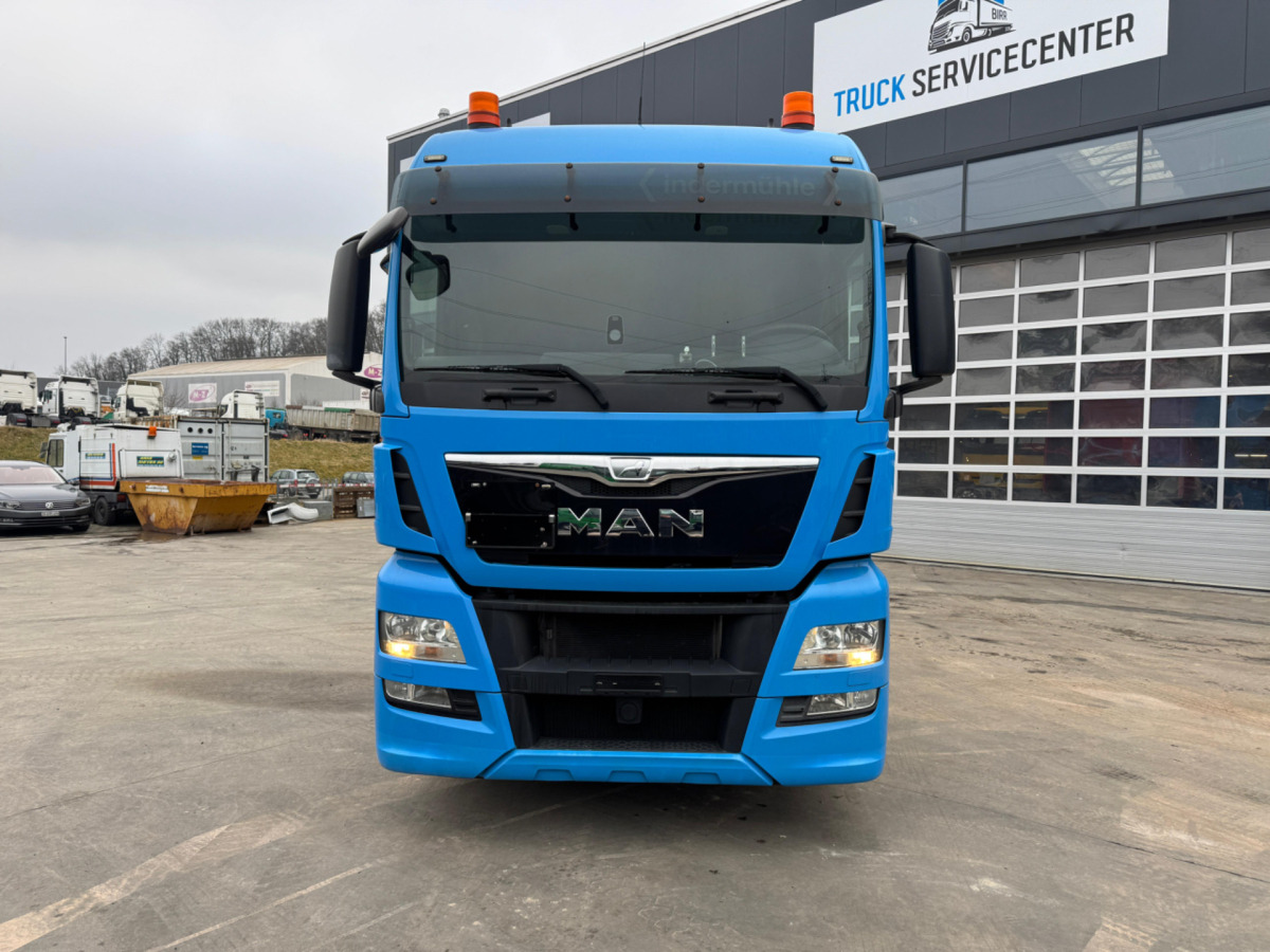 MAN TGX 33.520 6x4 - Тягач: фото 2 MAN TGX 33.520 6x4 - Тягач: фото 2