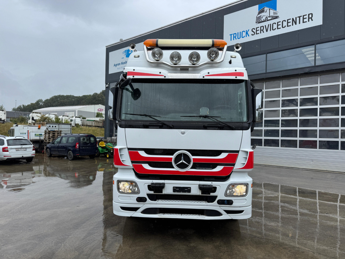 MERCEDES Actros 2044 4x4 - Тягач: фото 2 MERCEDES Actros 2044 4x4 - Тягач: фото 2