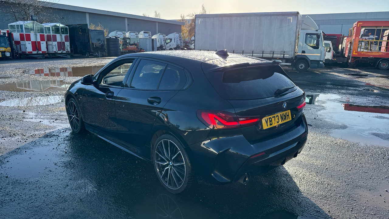 BMW 1 SERIES 118i M Sport - Хэтчбек: фото 3 BMW 1 SERIES 118i M Sport - Хэтчбек: фото 3