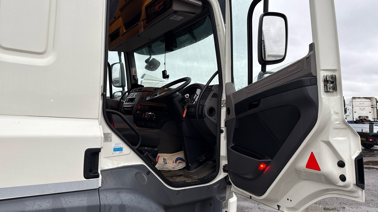 DAF CF 260 - Тентованный грузовик: фото 5 DAF CF 260 - Тентованный грузовик: фото 5