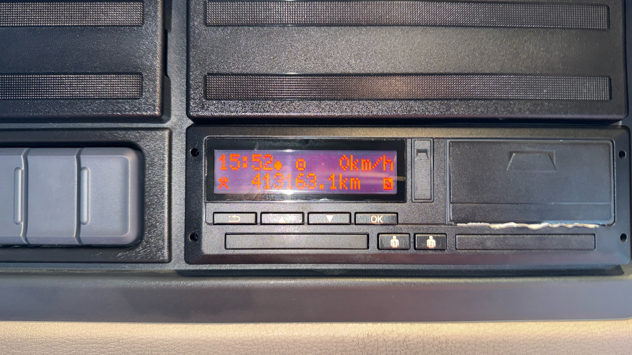 Тентованный грузовик DAF LF 180: фото 9