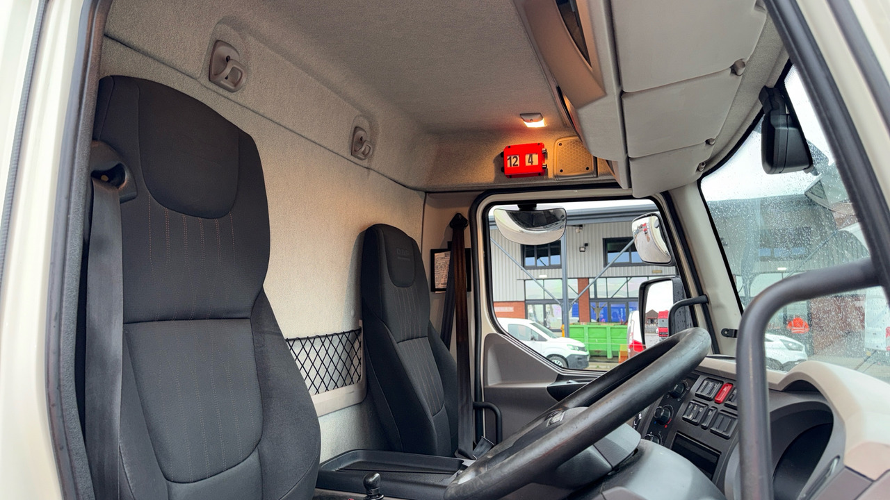 Тентованный грузовик DAF LF 180: фото 8