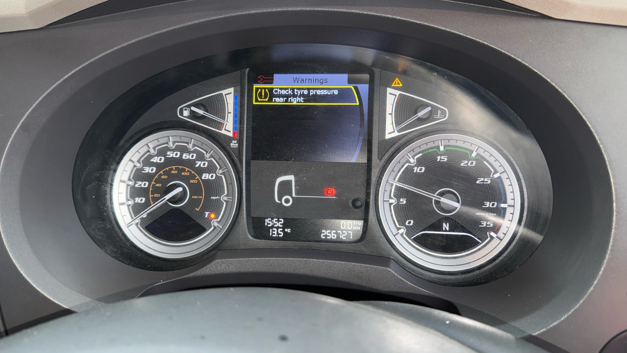 Тентованный грузовик DAF LF 180: фото 6