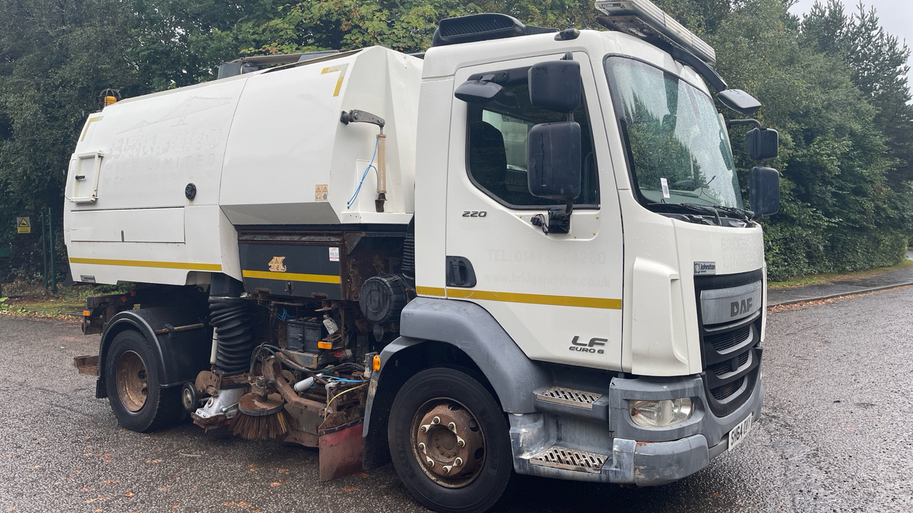 DAF LF 220 - Подметально-уборочная машина: фото 1 DAF LF 220 - Подметально-уборочная машина: фото 1