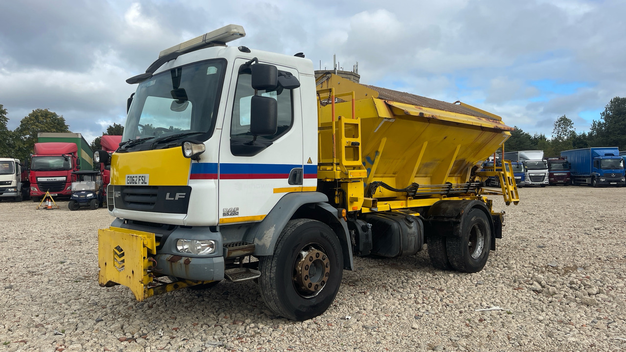 DAF LF 55.220 - Снегоуборочная машина: фото 2 DAF LF 55.220 - Снегоуборочная машина: фото 2