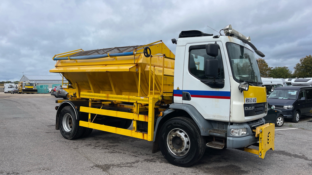 DAF LF 55.220 - Снегоуборочная машина: фото 1 DAF LF 55.220 - Снегоуборочная машина: фото 1