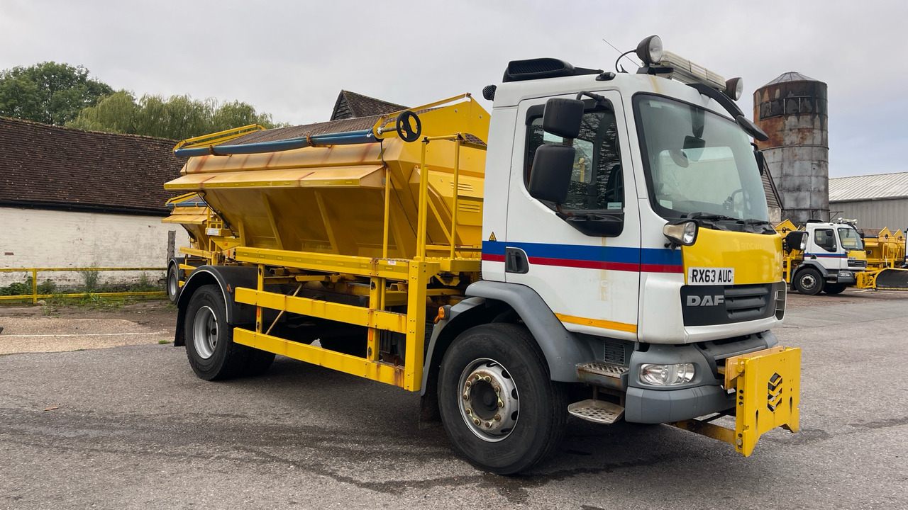 DAF LF 55.220 - Снегоуборочная машина: фото 1 DAF LF 55.220 - Снегоуборочная машина: фото 1