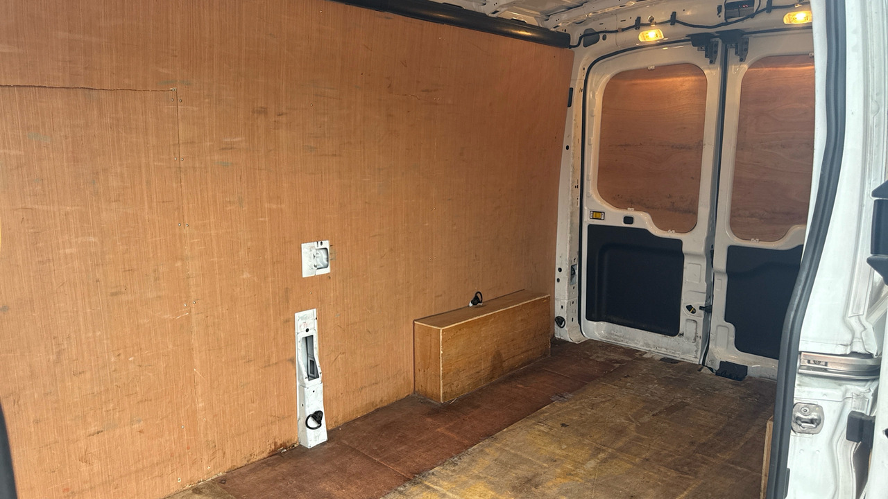 Цельнометаллический фургон FORD TRANSIT 350 2.0 ECOBLUE LEADER 130PS: фото 16