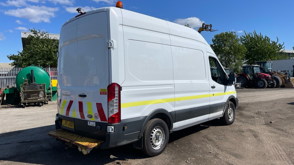 FORD TRANSIT 350 2.2 TDCi 125PS - Цельнометаллический фургон: фото 4 FORD TRANSIT 350 2.2 TDCi 125PS - Цельнометаллический фургон: фото 4