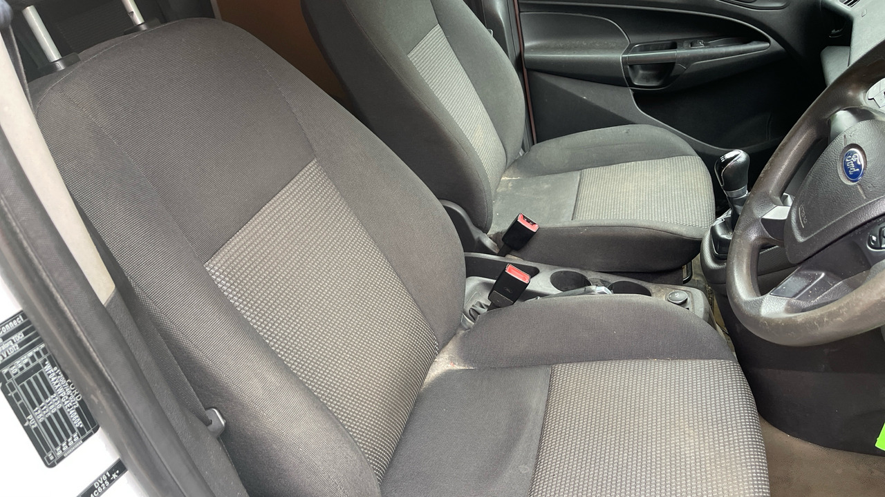 FORD TRANSIT CONNECT T220 1.6 TDCi 95PS - Грузопассажирский фургон: фото 5 FORD TRANSIT CONNECT T220 1.6 TDCi 95PS - Грузопассажирский фургон: фото 5