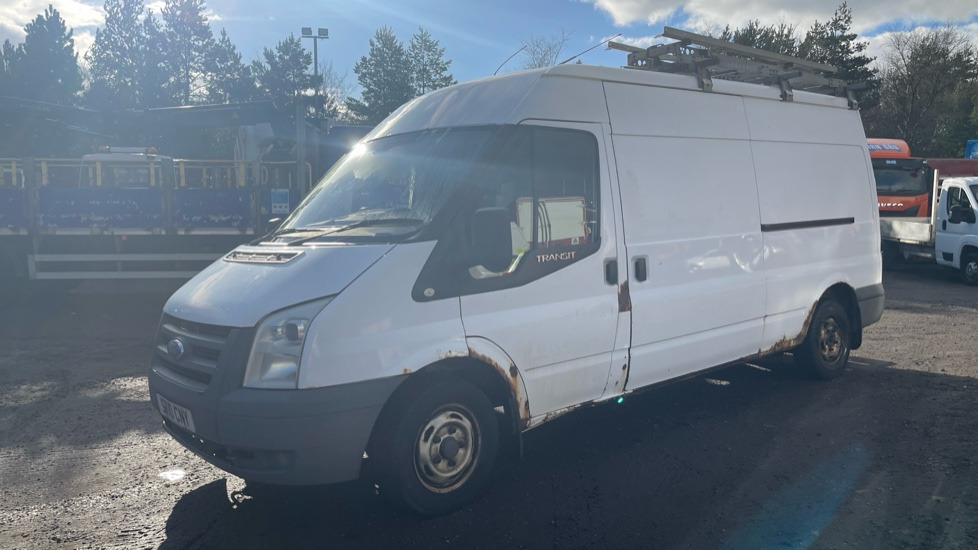 FORD TRANSIT T300 2.2 TDCI 85PS - Цельнометаллический фургон: фото 2 FORD TRANSIT T300 2.2 TDCI 85PS - Цельнометаллический фургон: фото 2