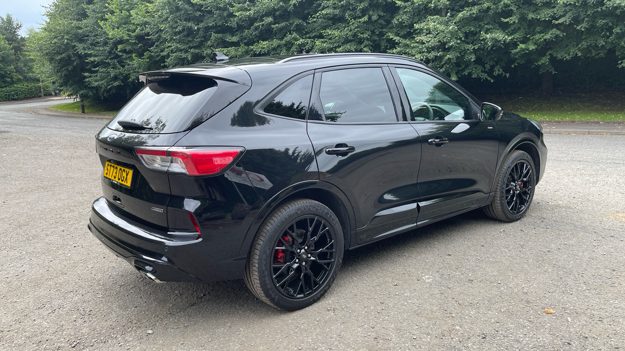 Ford Kuga 2.5 PHEV Black Package Edition CVT - Хэтчбек: фото 4 Ford Kuga 2.5 PHEV Black Package Edition CVT - Хэтчбек: фото 4