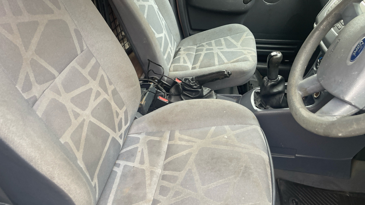 Ford Transit Connect T200 TDCi 75ps - Легковой фургон: фото 5 Ford Transit Connect T200 TDCi 75ps - Легковой фургон: фото 5