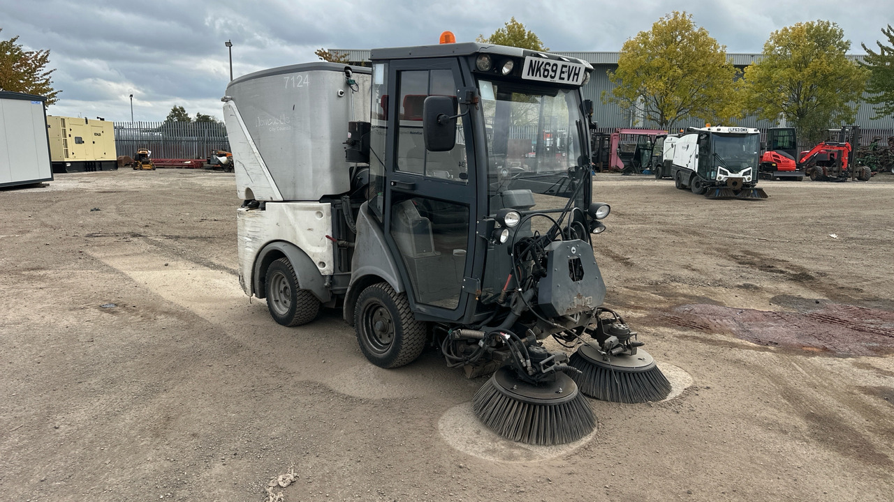 HAKO CITYMASTER 600 - Подметально-уборочная машина: фото 1 HAKO CITYMASTER 600 - Подметально-уборочная машина: фото 1