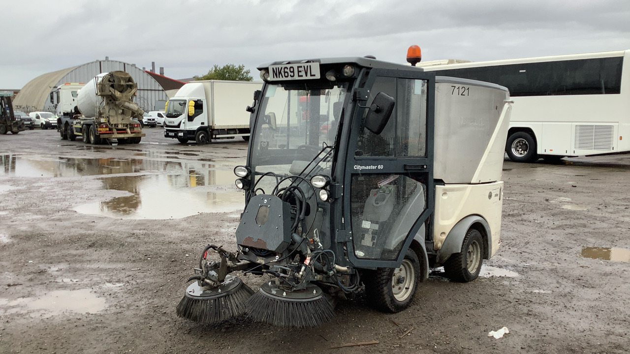 HAKO CITYMASTER 600 - Подметально-уборочная машина: фото 1 HAKO CITYMASTER 600 - Подметально-уборочная машина: фото 1