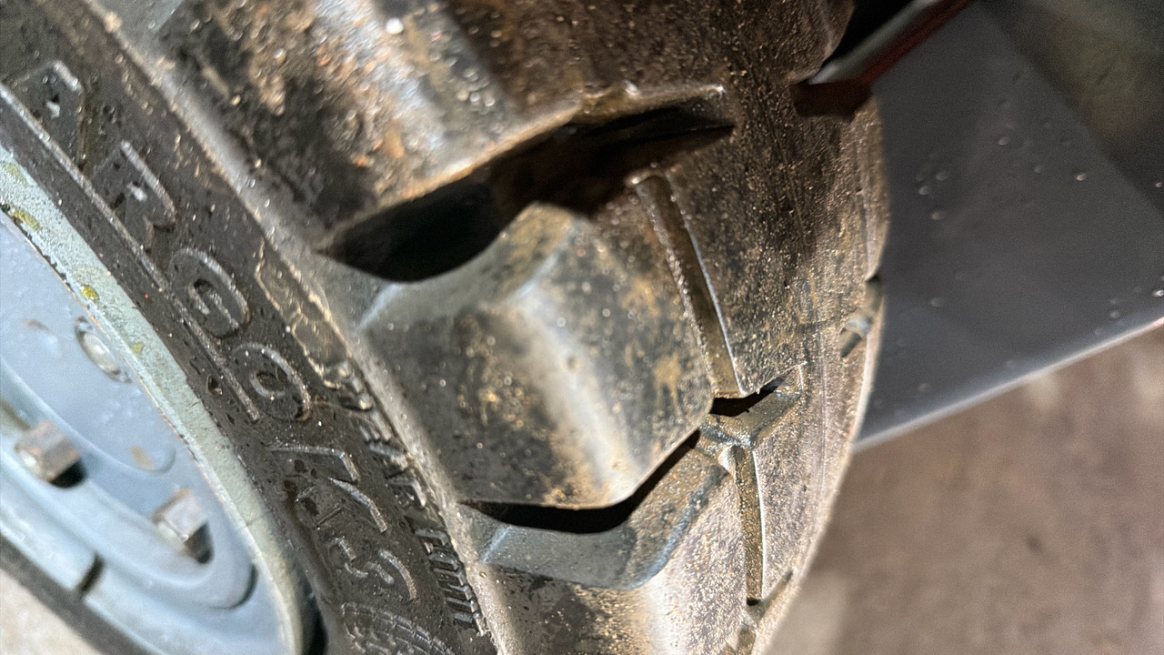 Электропогрузчик HELI FB315: фото 10 Электропогрузчик HELI FB315: фото 10