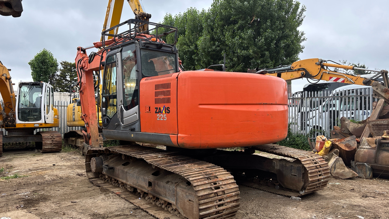 HITATCHI ZX225 USRLC-3 - Гусеничный экскаватор: фото 5 HITATCHI ZX225 USRLC-3 - Гусеничный экскаватор: фото 5
