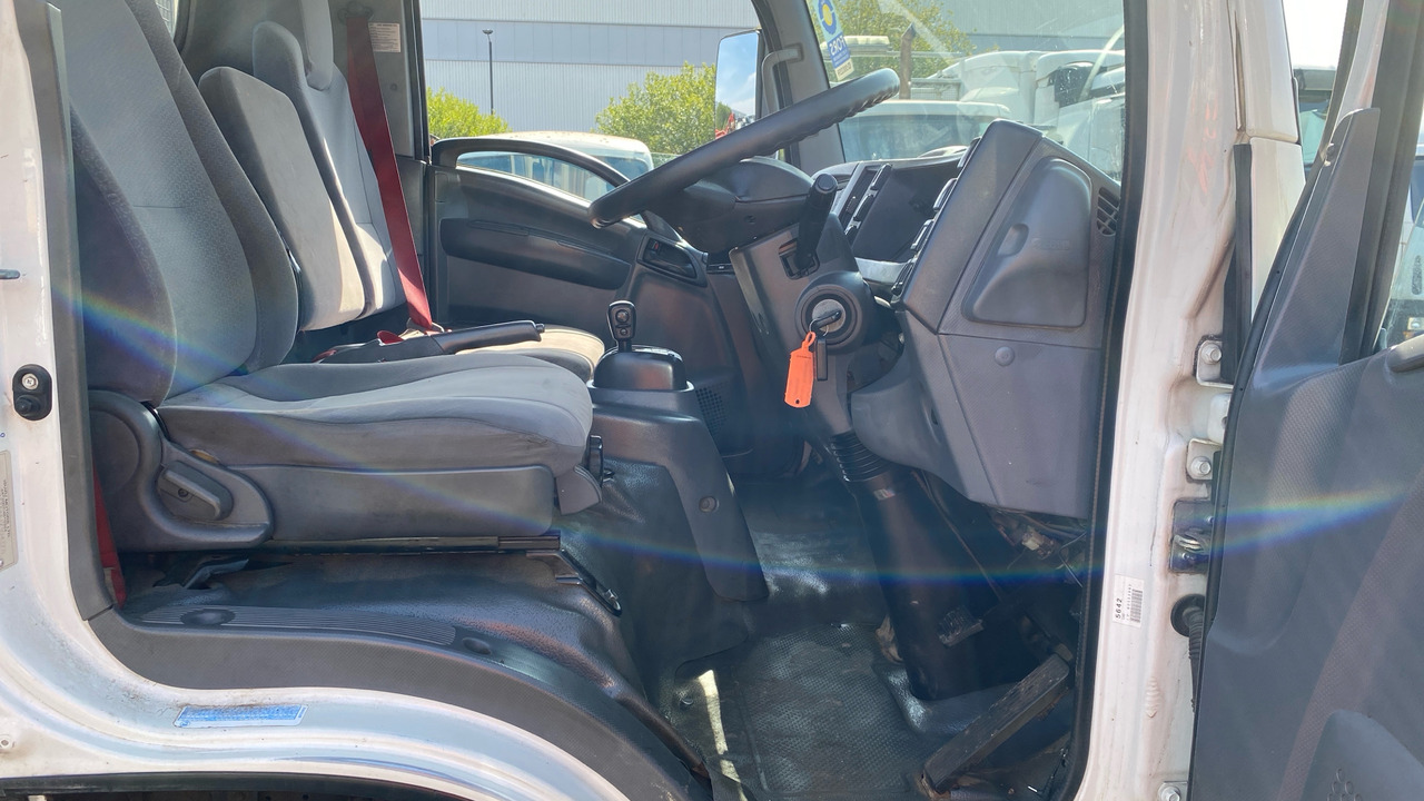 ISUZU N 75.190 - Грузовик бортовой/ Платформа: фото 5 ISUZU N 75.190 - Грузовик бортовой/ Платформа: фото 5