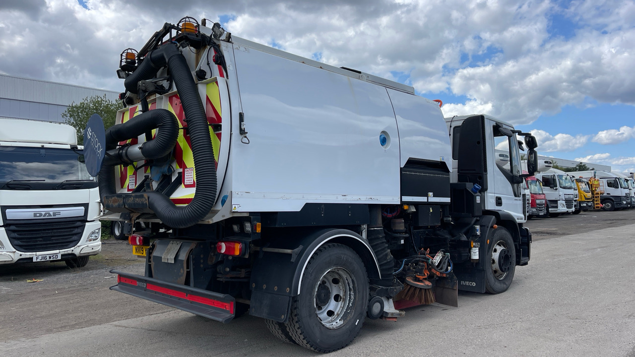 IVECO EUROCARGO 150-220 - Подметально-уборочная машина: фото 4 IVECO EUROCARGO 150-220 - Подметально-уборочная машина: фото 4