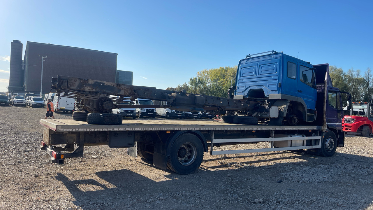 IVECO EUROCARGO 180E - Грузовик бортовой/ Платформа: фото 4 IVECO EUROCARGO 180E - Грузовик бортовой/ Платформа: фото 4