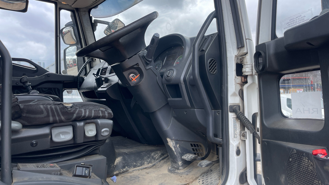 IVECO EUROCARGO 180E25 - Грузовик бортовой/ Платформа: фото 5 IVECO EUROCARGO 180E25 - Грузовик бортовой/ Платформа: фото 5