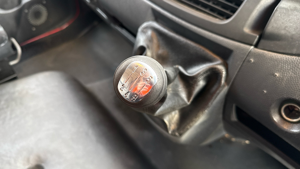 Грузовик с закрытым кузовом Iveco Eurocargo 75E16: фото 10