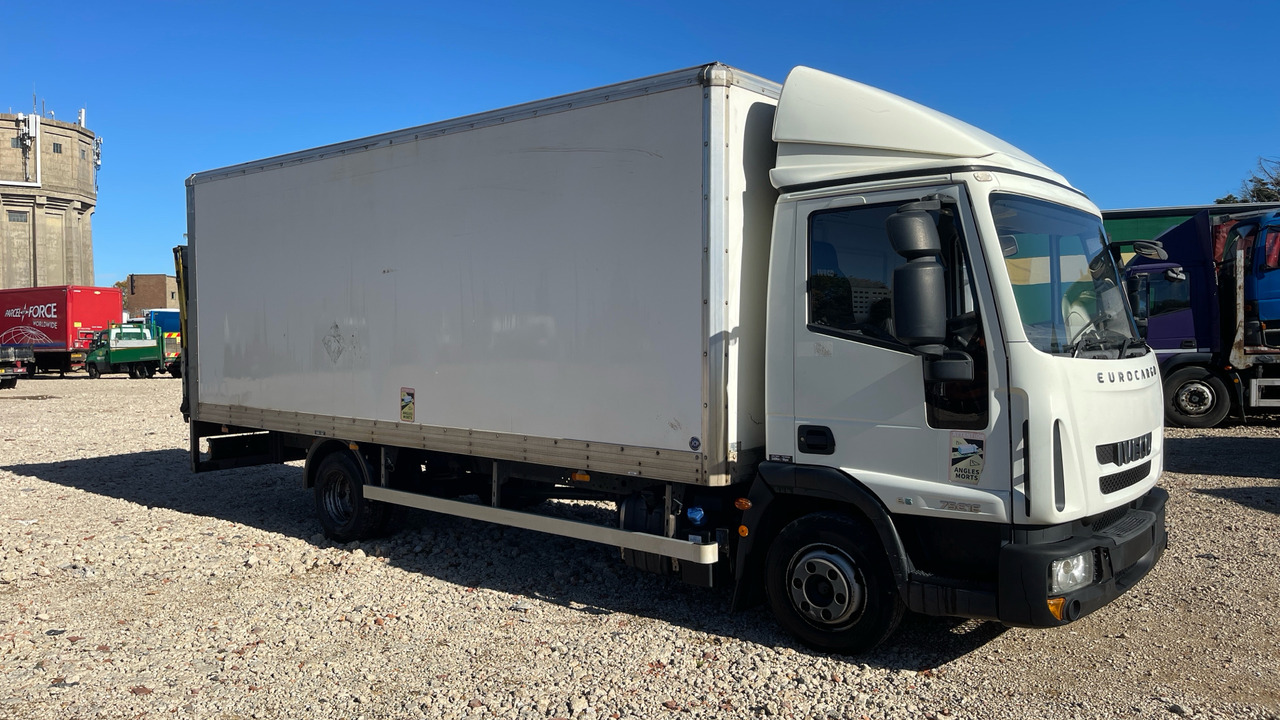 Iveco Eurocargo 75E16 - Грузовик с закрытым кузовом: фото 1 Iveco Eurocargo 75E16 - Грузовик с закрытым кузовом: фото 1