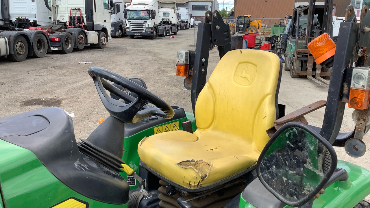 JOHN DEERE 3520 300CX LOADER - Трактор: фото 5 JOHN DEERE 3520 300CX LOADER - Трактор: фото 5