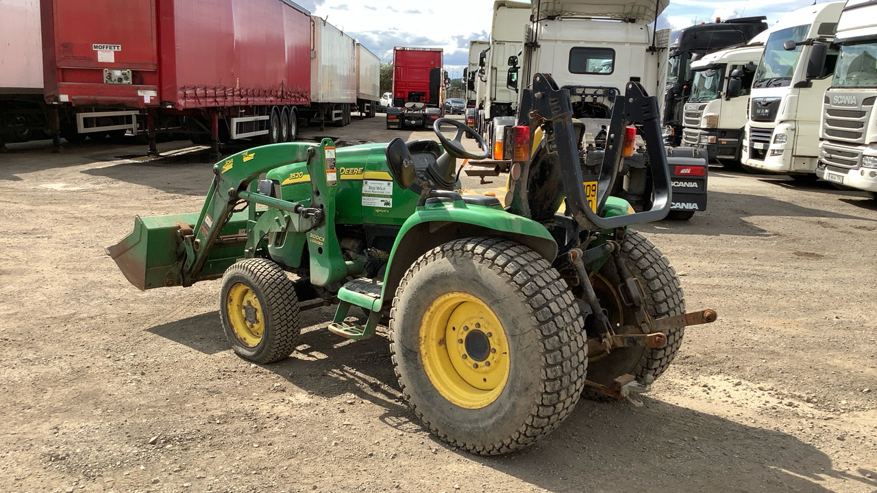 JOHN DEERE 3520 300CX LOADER - Трактор: фото 1 JOHN DEERE 3520 300CX LOADER - Трактор: фото 1