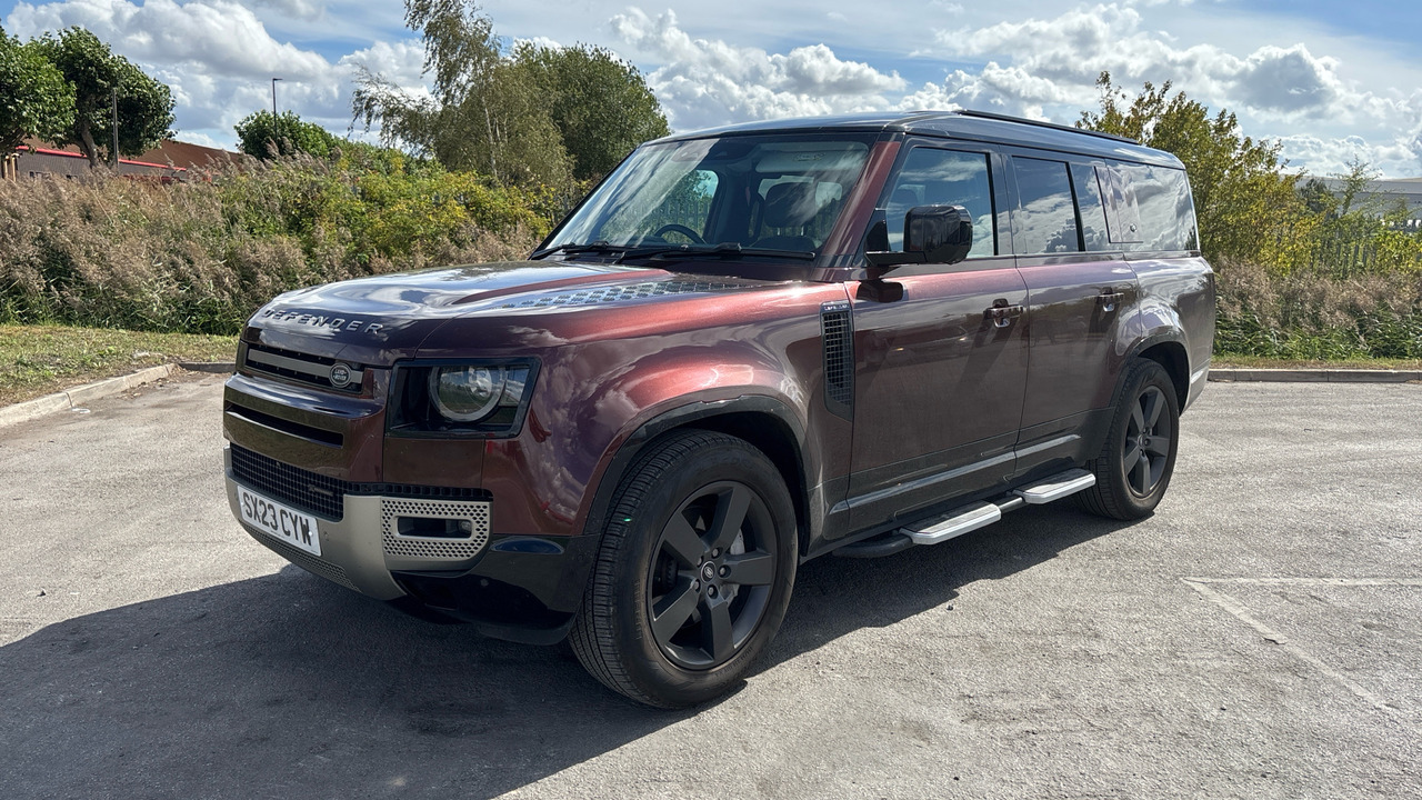 LAND ROVER DEFENDER 3.0 D300 X-Dynamic HSE 130 - Внедорожник: фото 2 LAND ROVER DEFENDER 3.0 D300 X-Dynamic HSE 130 - Внедорожник: фото 2