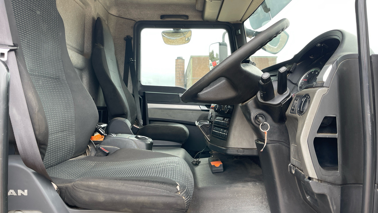 MAN TGM 26.340 - Грузовик бортовой/ Платформа, Автоманипулятор: фото 5 MAN TGM 26.340 - Грузовик бортовой/ Платформа, Автоманипулятор: фото 5