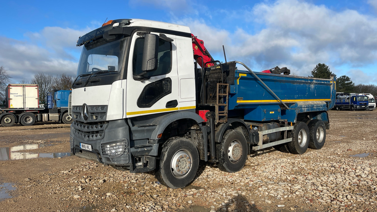 MERCEDES-BENZ AROCS - Самосвал, Автоманипулятор: фото 2 MERCEDES-BENZ AROCS - Самосвал, Автоманипулятор: фото 2