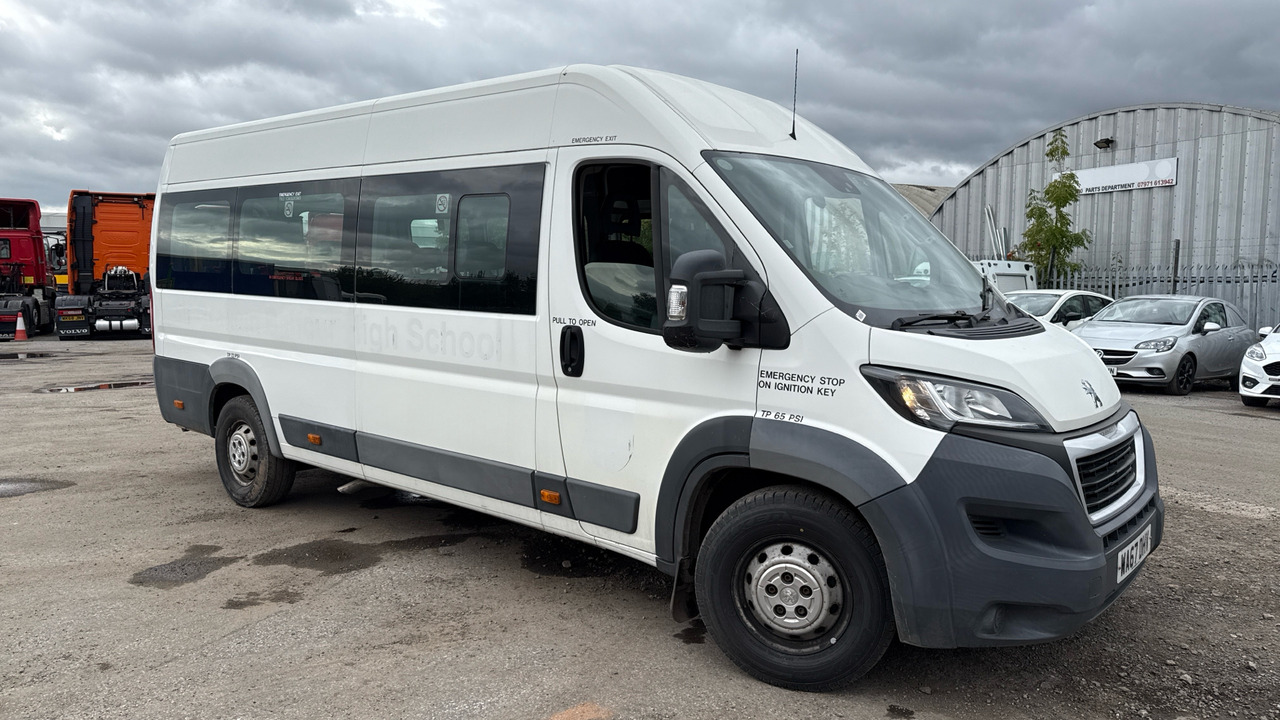 PEUGEOT BOXER 2.0 BLUEHDI 130PS - Микроавтобус, Пассажирский фургон: фото 1 PEUGEOT BOXER 2.0 BLUEHDI 130PS - Микроавтобус, Пассажирский фургон: фото 1