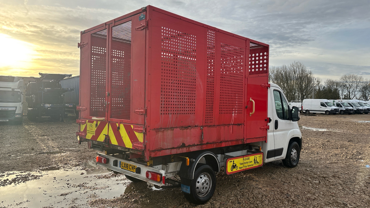 PEUGEOT BOXER 335 2.0 BLUEHDI 130PS PLUS - Малотоннажный самосвал: фото 4 PEUGEOT BOXER 335 2.0 BLUEHDI 130PS PLUS - Малотоннажный самосвал: фото 4