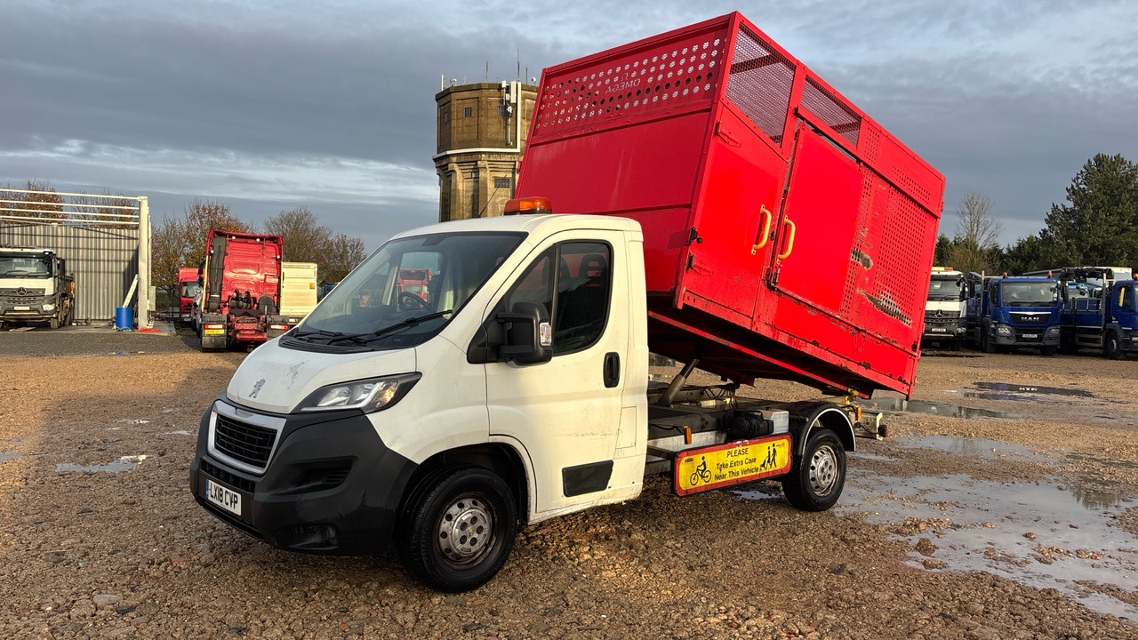 PEUGEOT BOXER 335 2.0 BLUEHDI 130PS PLUS - Малотоннажный самосвал: фото 2 PEUGEOT BOXER 335 2.0 BLUEHDI 130PS PLUS - Малотоннажный самосвал: фото 2