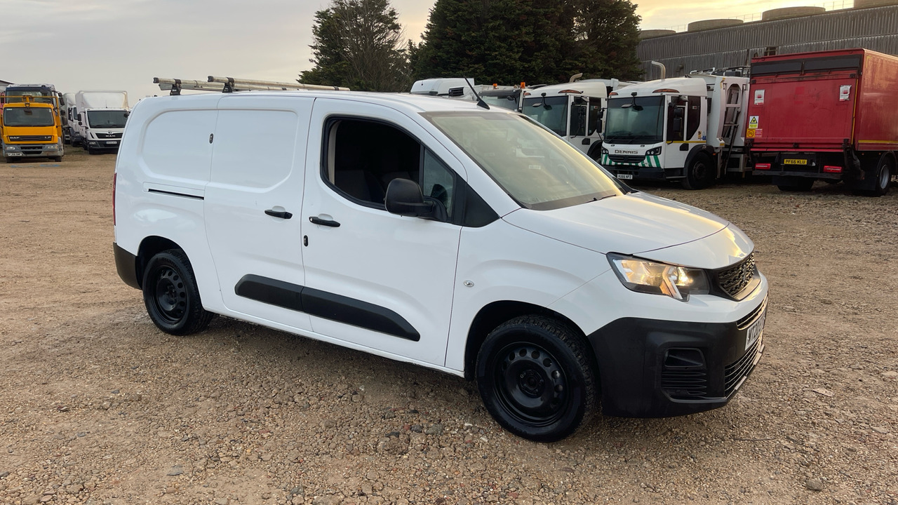 PEUGEOT PARTNER 850 1.5 BlueHDi 100ps Professional - Легковой фургон: фото 1 PEUGEOT PARTNER 850 1.5 BlueHDi 100ps Professional - Легковой фургон: фото 1