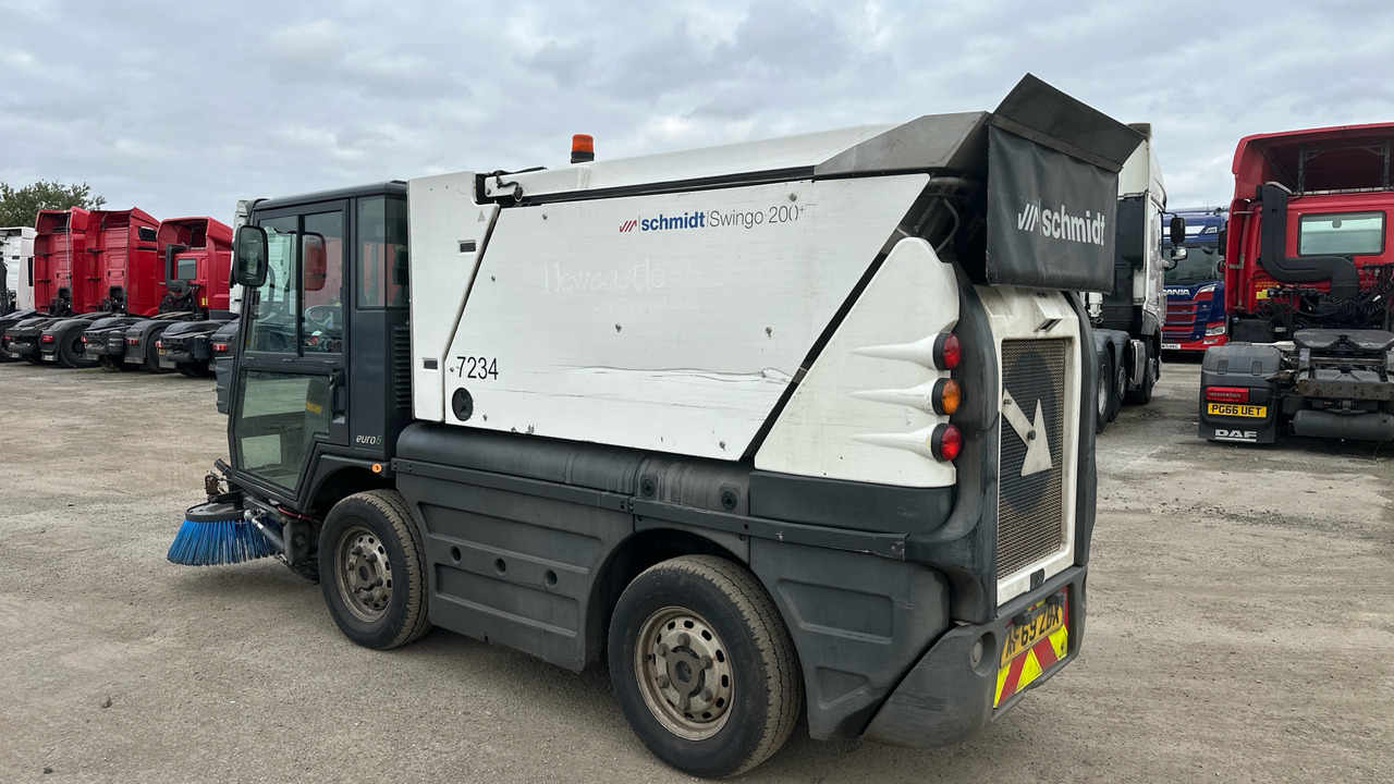 SCHMIDT SWINGO 200 - Подметально-уборочная машина: фото 3 SCHMIDT SWINGO 200 - Подметально-уборочная машина: фото 3