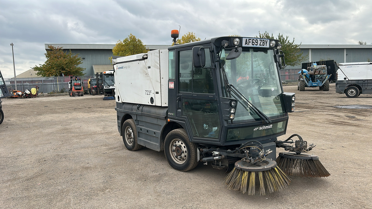 SCHMIDT SWINGO 200 - Подметально-уборочная машина: фото 1 SCHMIDT SWINGO 200 - Подметально-уборочная машина: фото 1