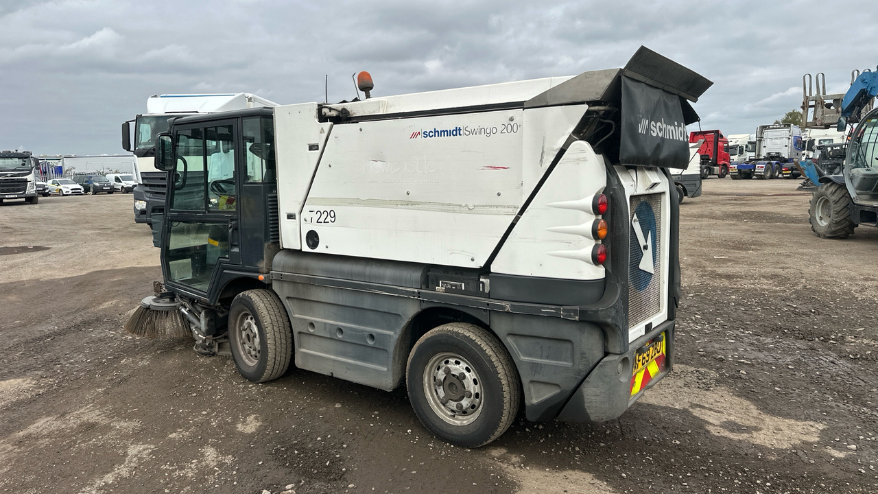 SCHMIDT SWINGO 200 - Подметально-уборочная машина: фото 3 SCHMIDT SWINGO 200 - Подметально-уборочная машина: фото 3