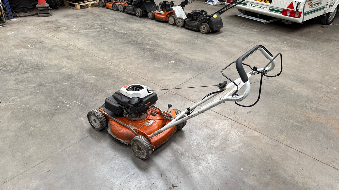 STIHL RM4 RTP - Строительное оборудование: фото 2 STIHL RM4 RTP - Строительное оборудование: фото 2