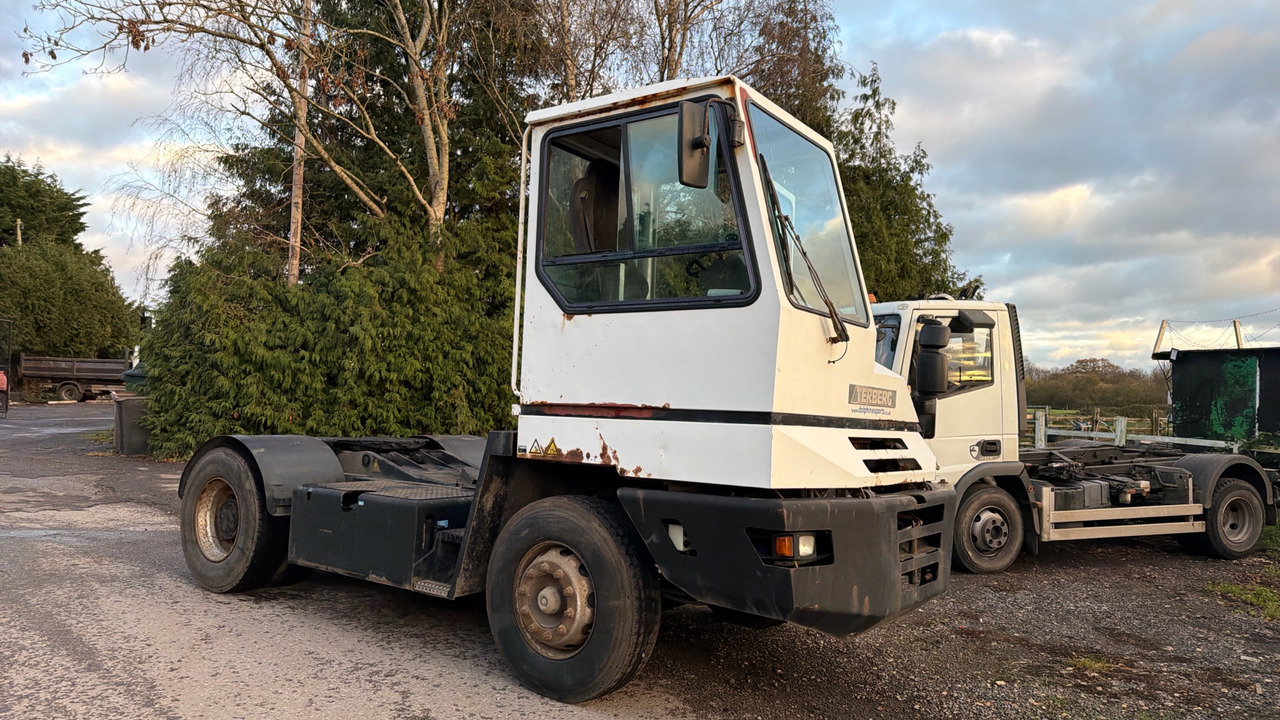 TERBERG YT180 - Терминальный тягач: фото 2 TERBERG YT180 - Терминальный тягач: фото 2