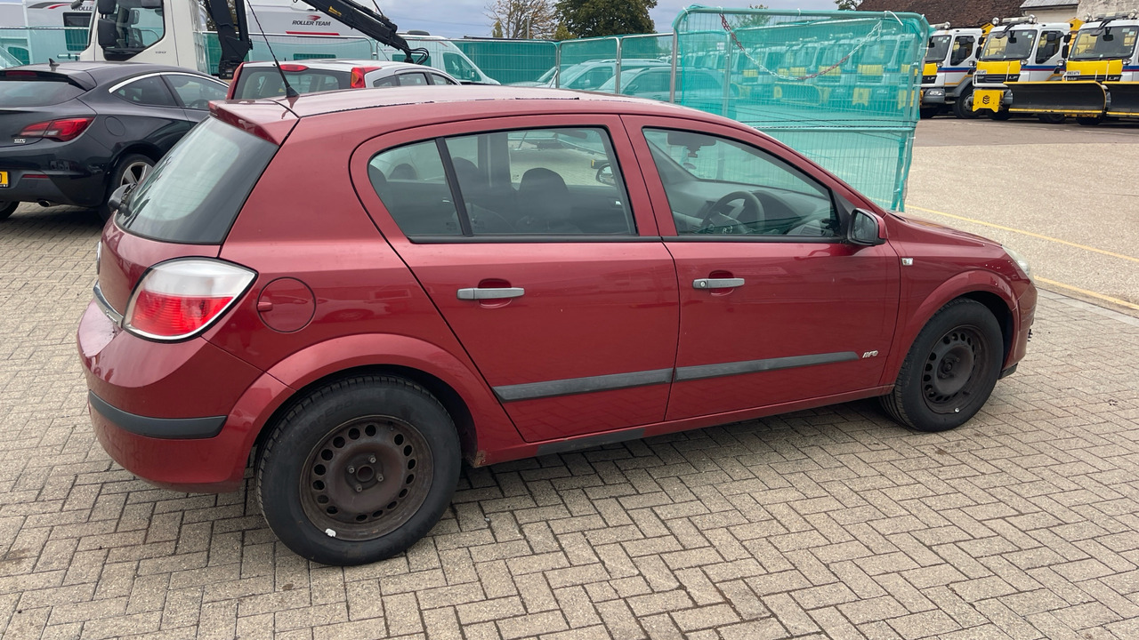 VAUXHALL ASTRA LIFE 1.6 I - Хэтчбек: фото 4 VAUXHALL ASTRA LIFE 1.6 I - Хэтчбек: фото 4