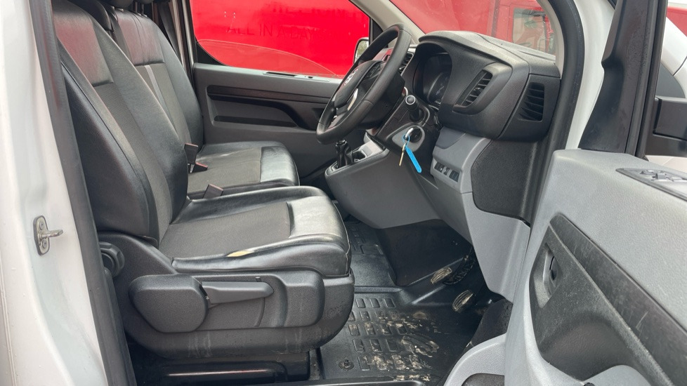 VAUXHALL VIVARO 3100 2.0d 120PS Dynamic H1 Van - Цельнометаллический фургон: фото 5 VAUXHALL VIVARO 3100 2.0d 120PS Dynamic H1 Van - Цельнометаллический фургон: фото 5
